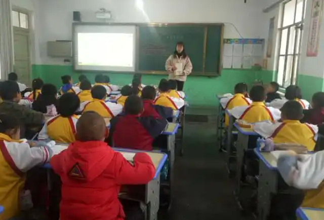 孩子生长的中心孩子的品格品德习惯等都是在家长教育中养成的 孩子生长的中心孩子的品格品德习惯等都是在家长教育中养成的